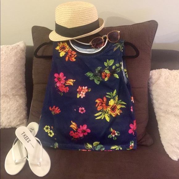 REVOLVE Tops - Flower jersey tank top size xs